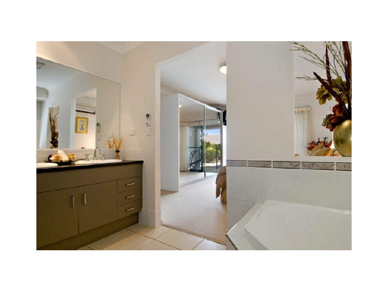 76 The Avenue, Peregian Springs QLD 4573