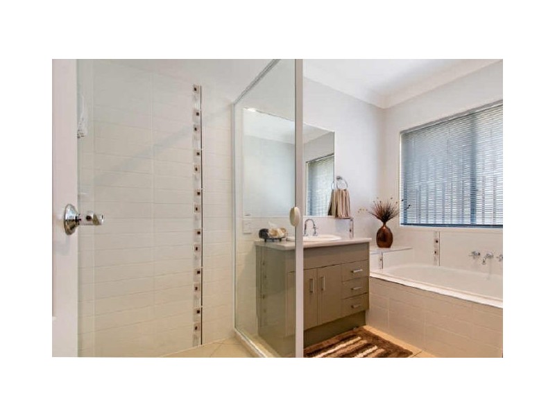 76 The Avenue, Peregian Springs QLD 4573