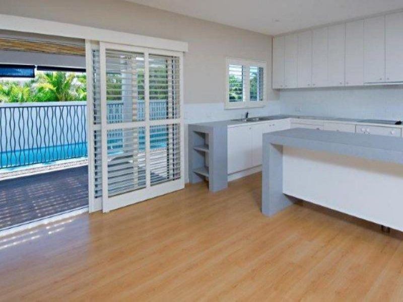 20 Moonbeam Crescent, Castaways Beach QLD 4567