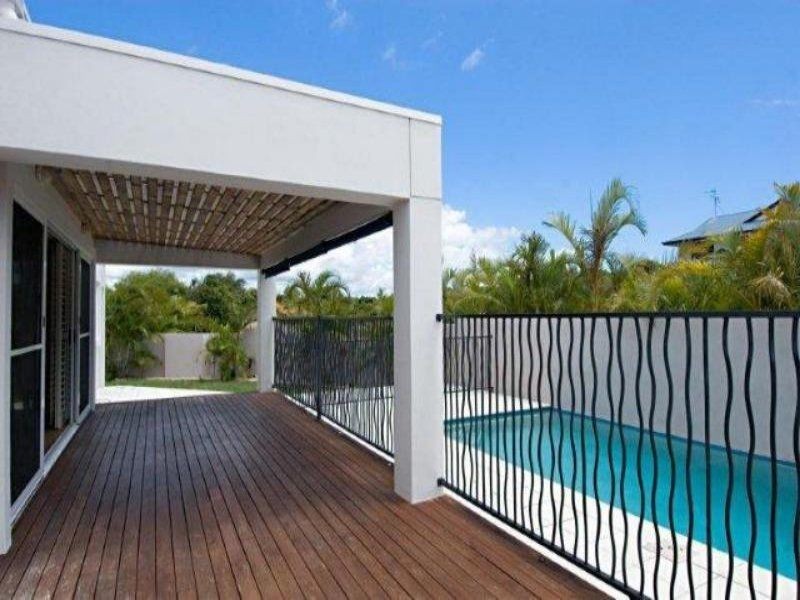 20 Moonbeam Crescent, Castaways Beach QLD 4567