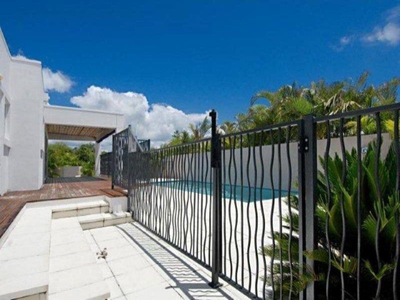 20 Moonbeam Crescent, Castaways Beach QLD 4567