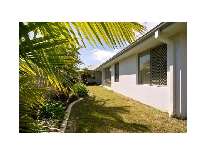 12 Dornoch Way, Peregian Springs QLD 4573