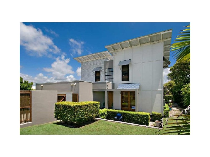 25 Moonbeam Crescent, Castaways Beach QLD 4567