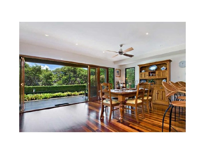 25 Moonbeam Crescent, Castaways Beach QLD 4567