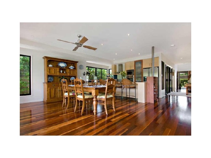 25 Moonbeam Crescent, Castaways Beach QLD 4567