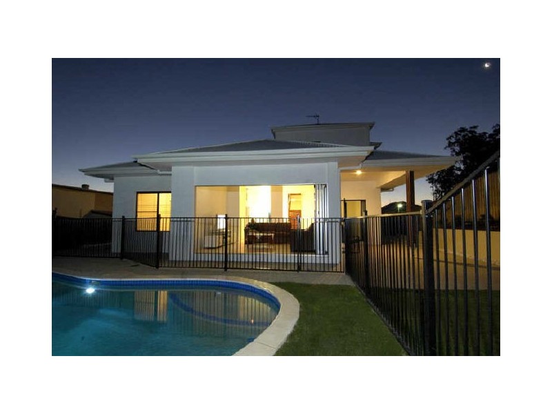 18 Maddens Crescent, Peregian Springs QLD 4573