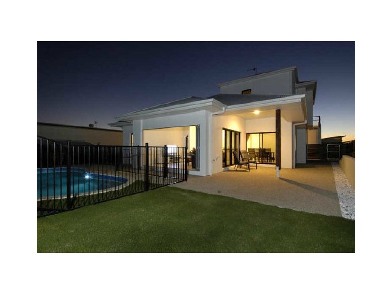18 Maddens Crescent, Peregian Springs QLD 4573