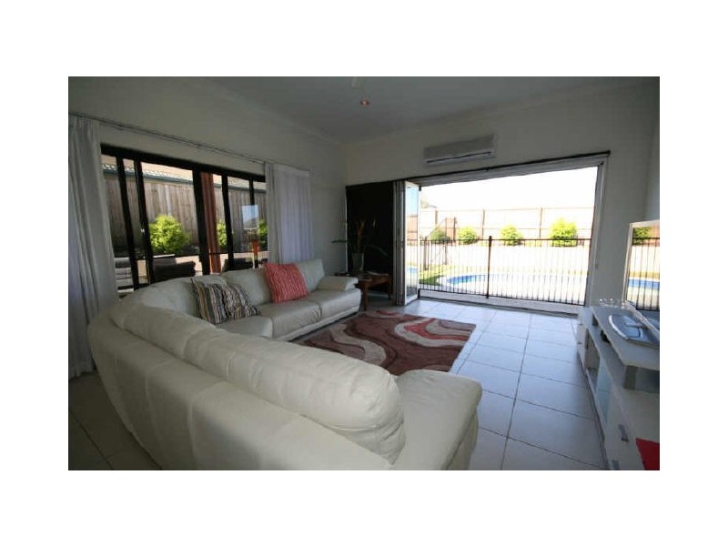 18 Maddens Crescent, Peregian Springs QLD 4573