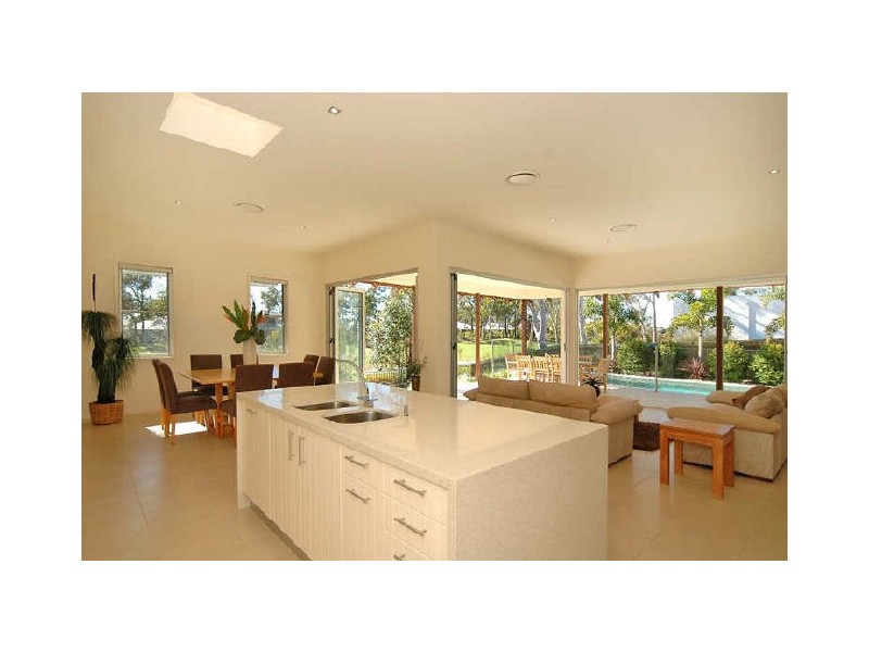 105 The Avenue, Peregian Springs QLD 4573
