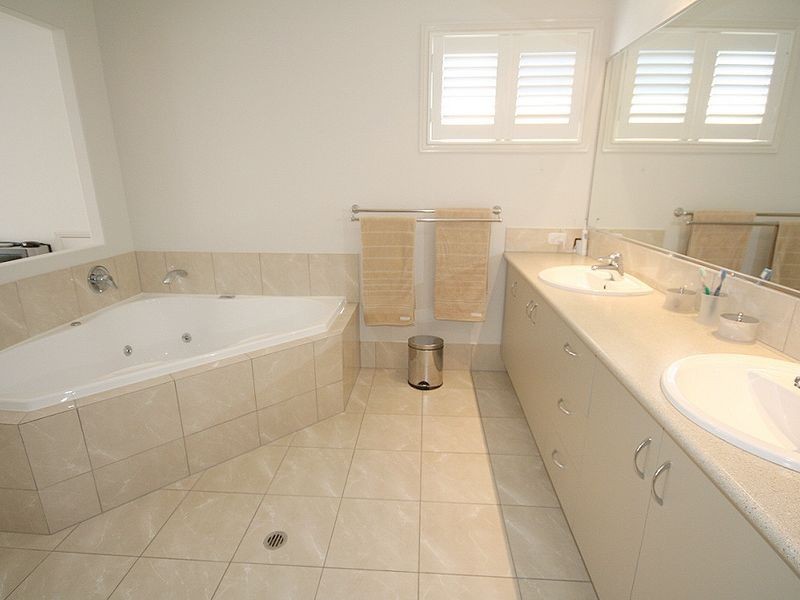 7 Fairway Parade, Peregian Springs QLD 4573