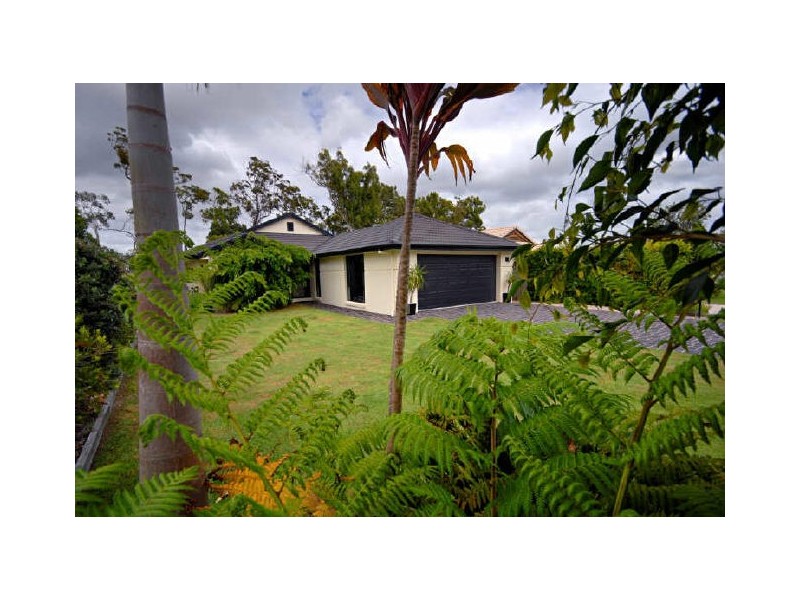 21 Lakeside Drive, Peregian Springs QLD 4573