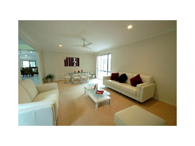 21 Lakeside Drive, Peregian Springs QLD 4573