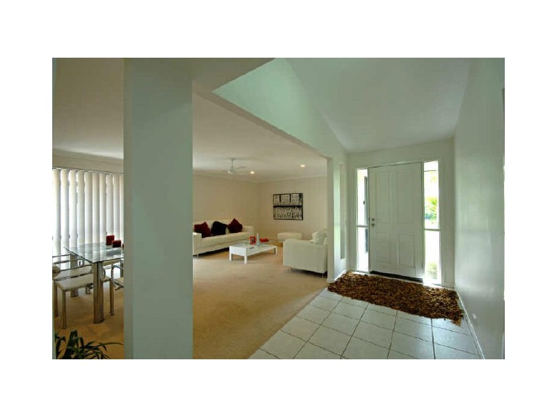 21 Lakeside Drive, Peregian Springs QLD 4573