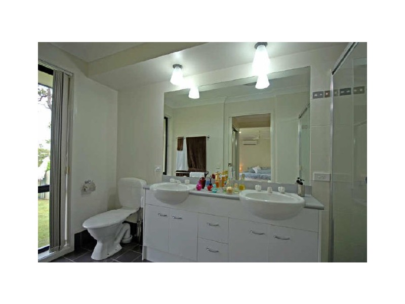 21 Lakeside Drive, Peregian Springs QLD 4573