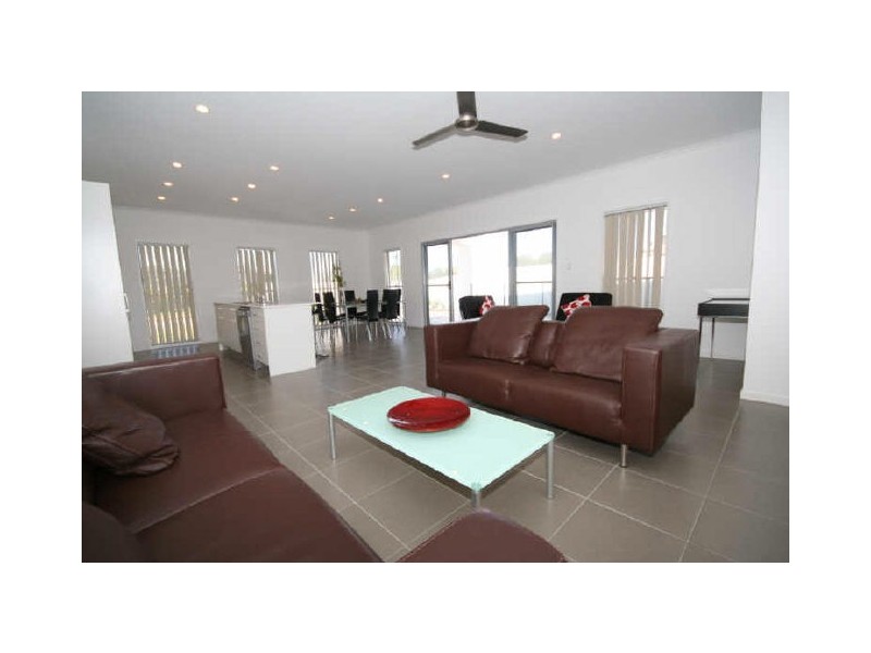 1 Dornoch Way, Peregian Springs QLD 4573