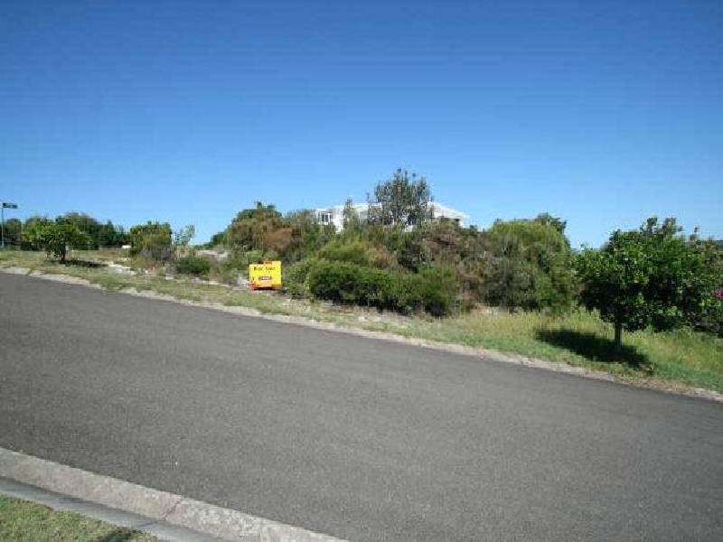 4 Antipodes Close, Castaways Beach QLD 4567