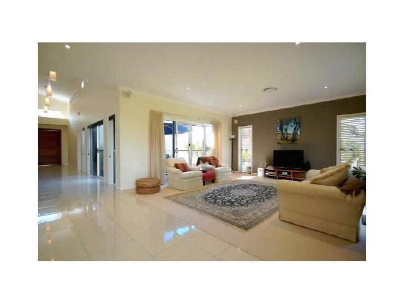 27 Lakeside Drive, Peregian Springs QLD 4573