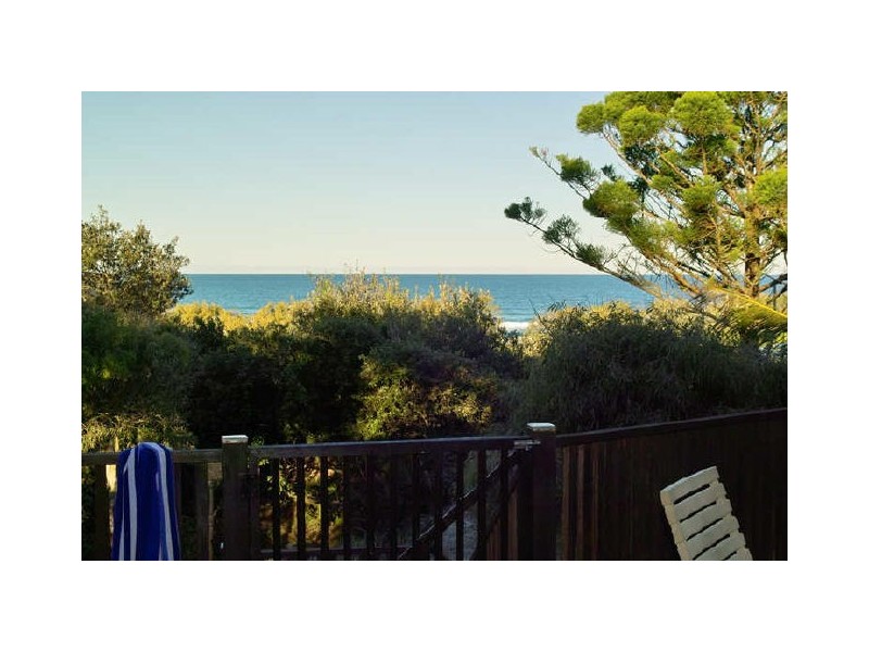 55 Tristania Drive, AZURE BAY, Marcus Beach QLD 4573