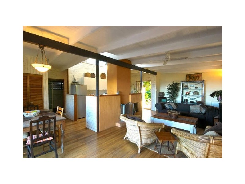 55 Tristania Drive, AZURE BAY, Marcus Beach QLD 4573
