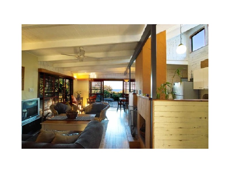 55 Tristania Drive, AZURE BAY, Marcus Beach QLD 4573