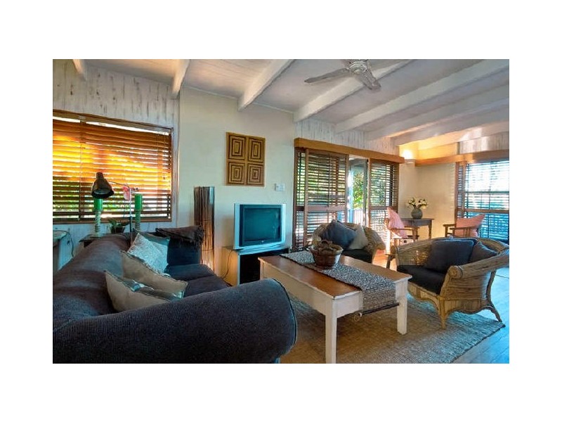 55 Tristania Drive, AZURE BAY, Marcus Beach QLD 4573