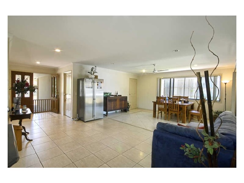 2 Glenoak Avenue, Peregian Springs QLD 4573