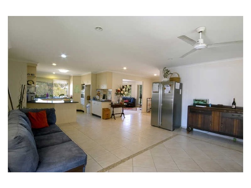 2 Glenoak Avenue, Peregian Springs QLD 4573