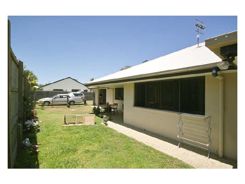 2 Glenoak Avenue, Peregian Springs QLD 4573