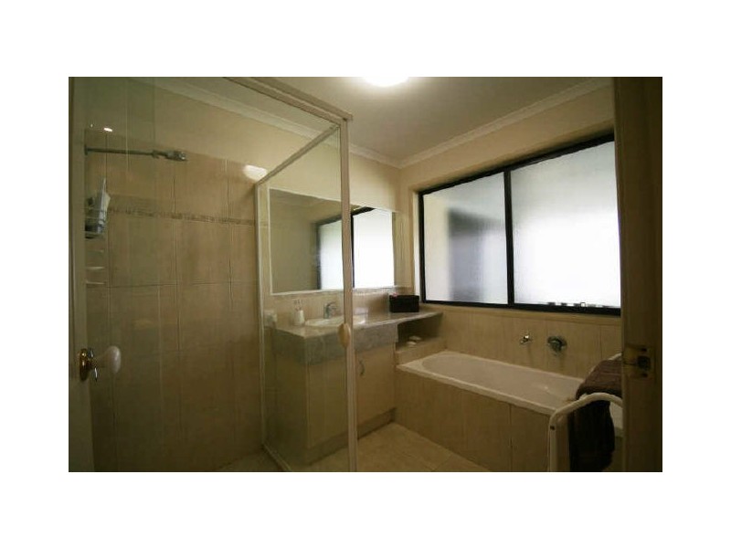 2 Glenoak Avenue, Peregian Springs QLD 4573
