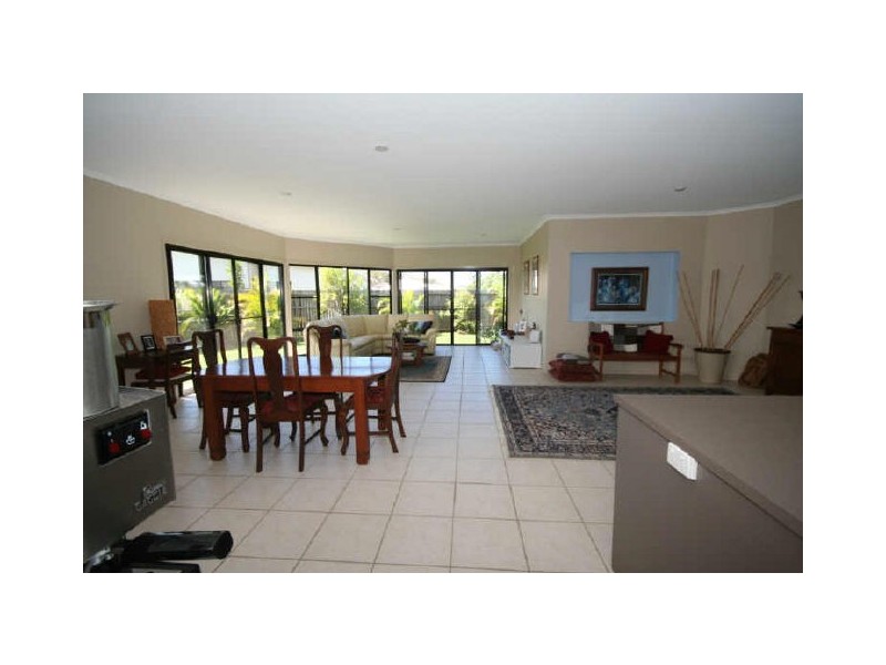 15 Thomson Place, Peregian Springs QLD 4573