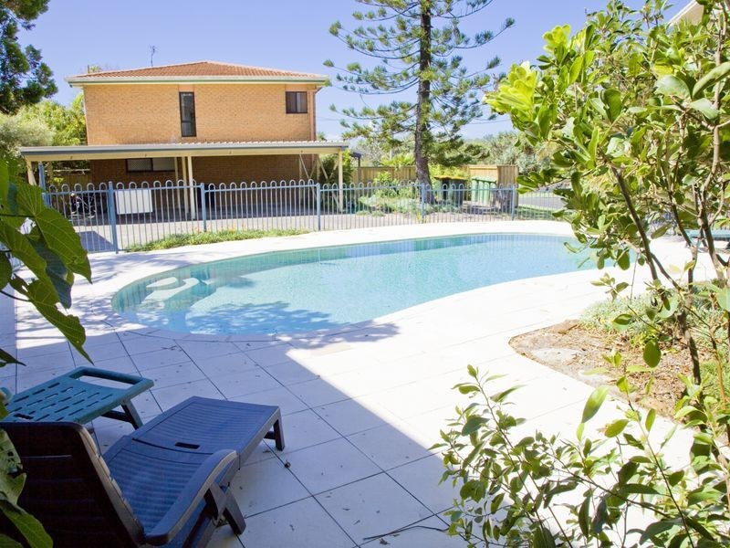 1/4 Stint Street, Peregian Beach QLD 4573