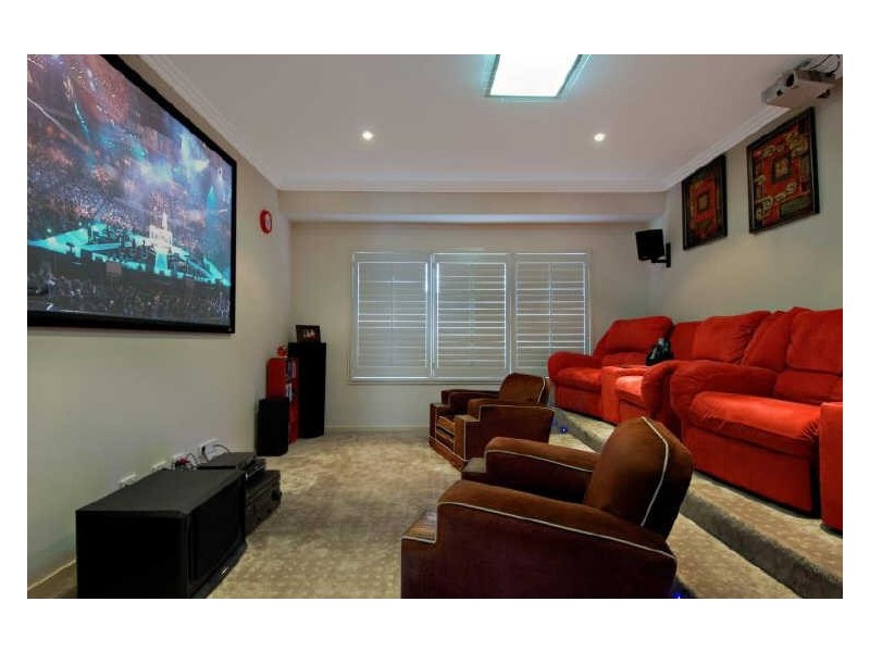 6 Shoal Court, Peregian Springs QLD 4573