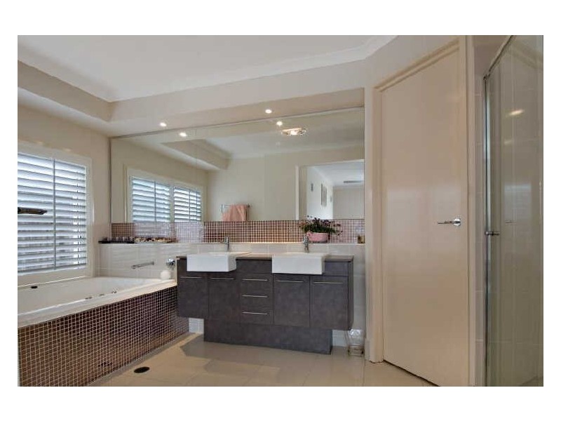 6 Shoal Court, Peregian Springs QLD 4573