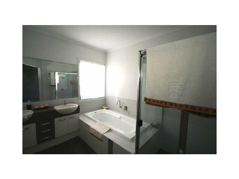 29 The Avenue, Peregian Springs QLD 4573