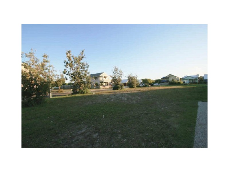 16 Lakedrive Crescent, Marcoola QLD 4564