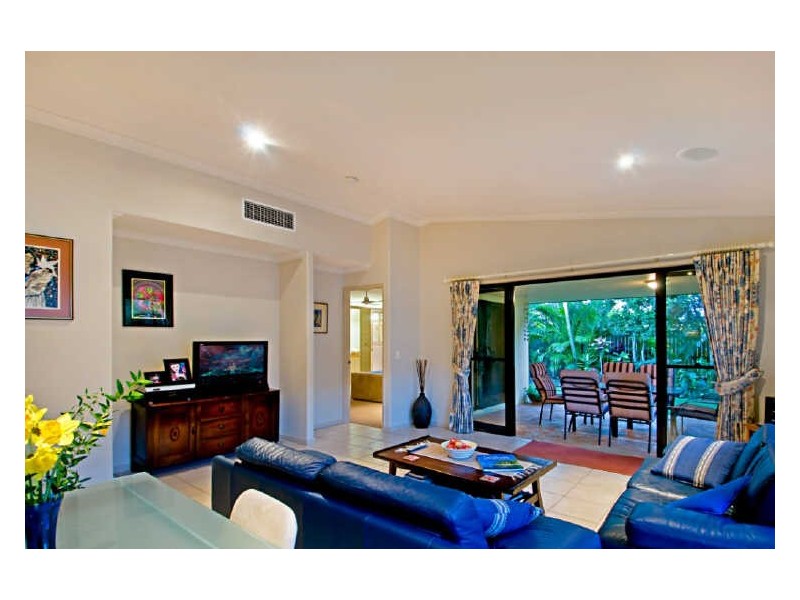 10 Friarbird Place, Twin Waters QLD 4564