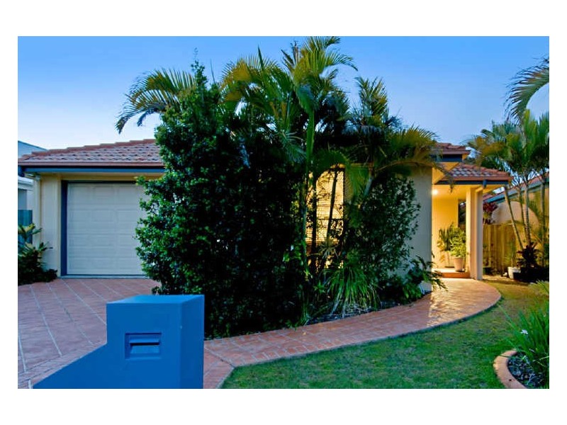 10 Friarbird Place, Twin Waters QLD 4564