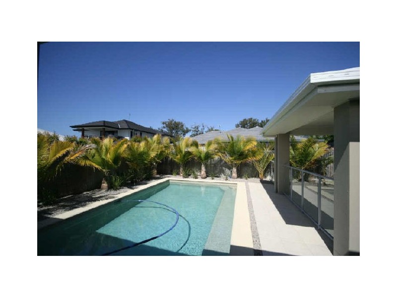 8 Inverness Place, Peregian Springs QLD 4573