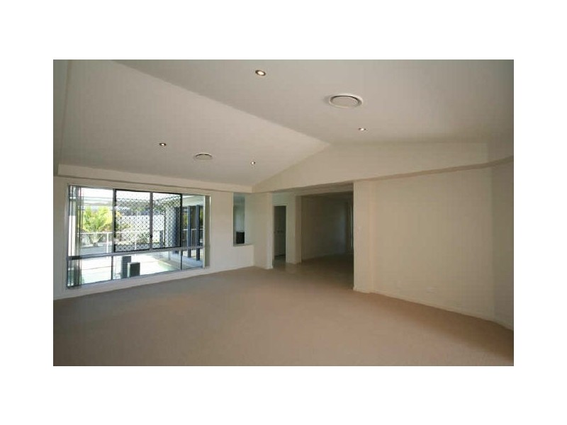 8 Inverness Place, Peregian Springs QLD 4573