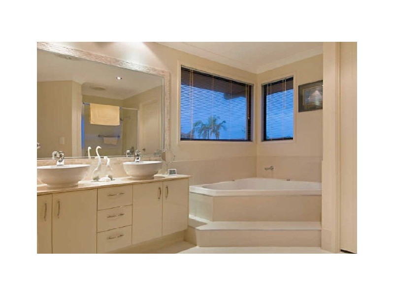 14 Greenside Court, Peregian Springs QLD 4573