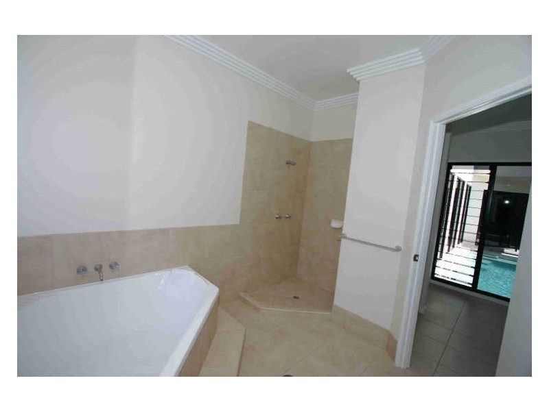 10 Fairway Parade, Peregian Springs QLD 4573