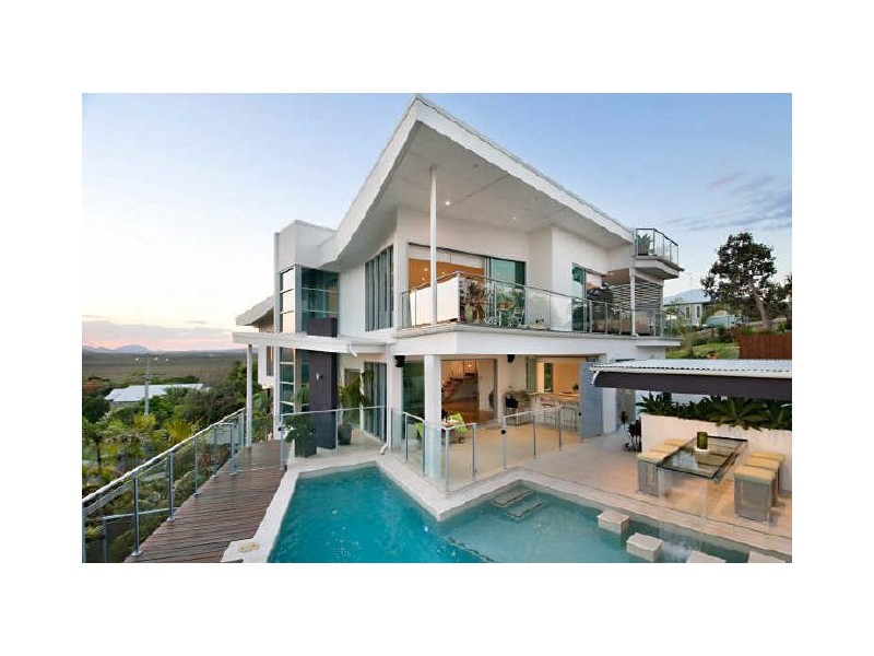 327 David Low Way, Peregian Beach QLD 4573