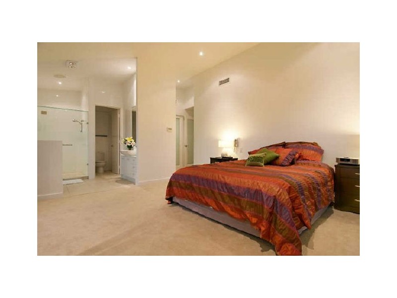 327 David Low Way, Peregian Beach QLD 4573