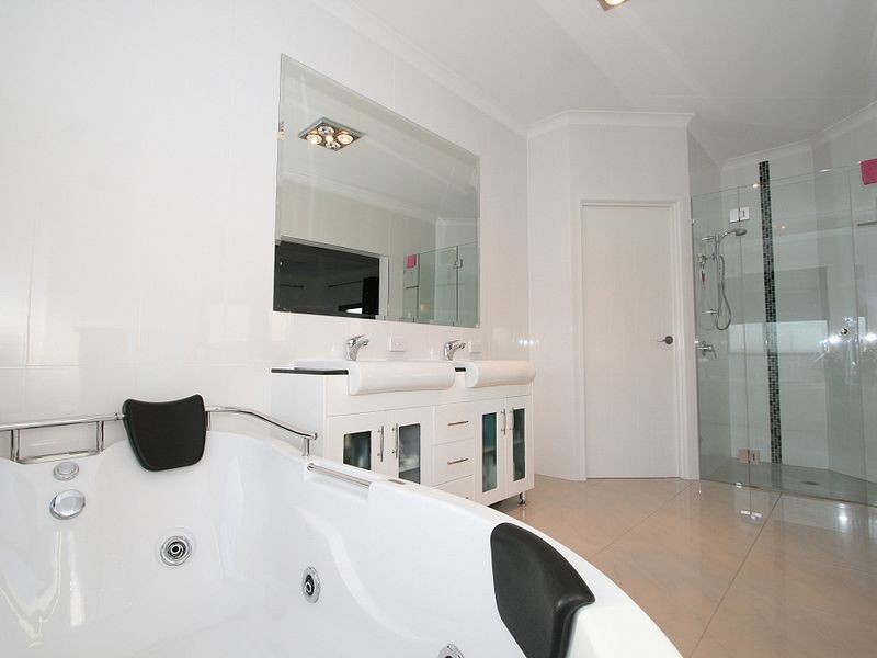 6 Spyglass Close, Peregian Springs QLD 4573