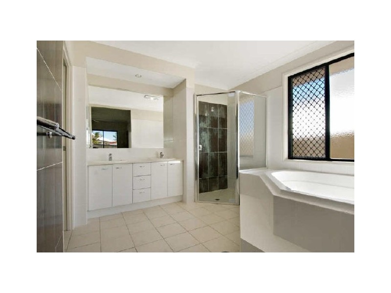 15 Waterville Way, Peregian Springs QLD 4573