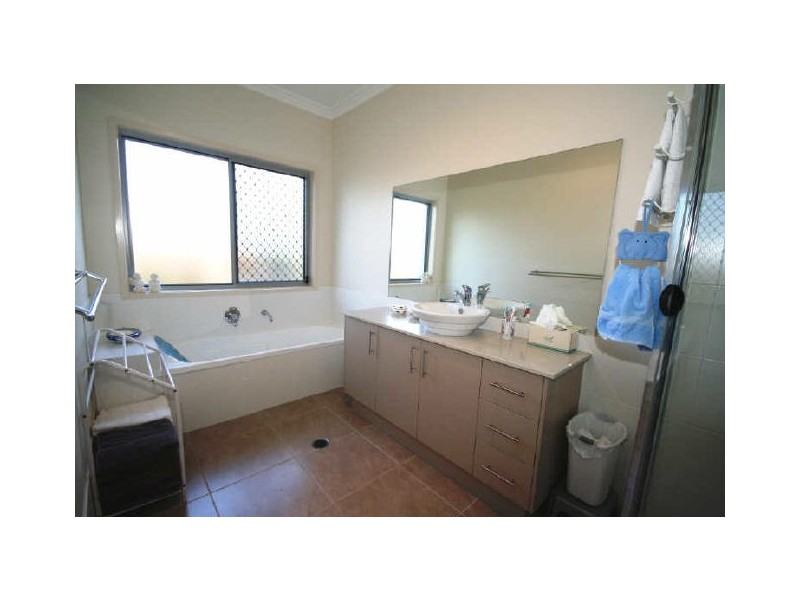 20 Dornoch Way, Peregian Springs QLD 4573
