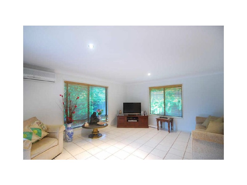 8 Valerie Avenue, Mount Coolum QLD 4573