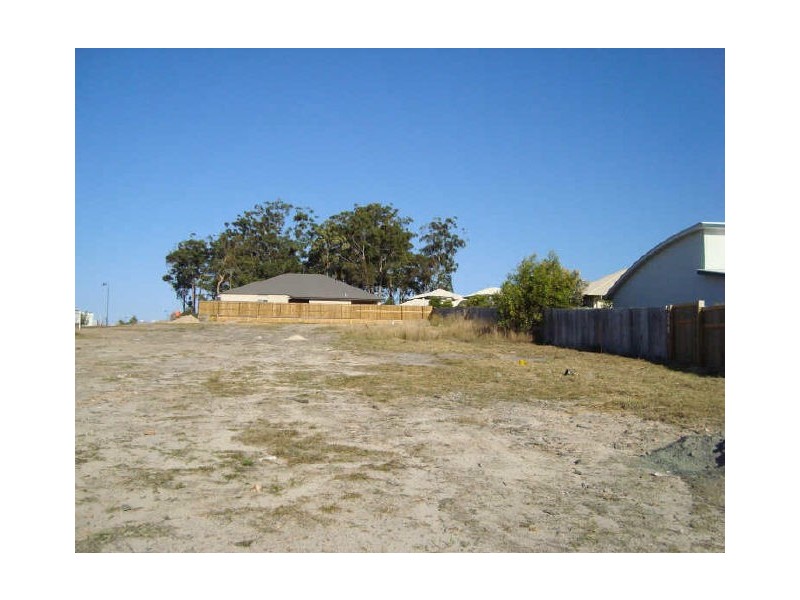 18 Maidstone Crescent, Peregian Springs QLD 4573