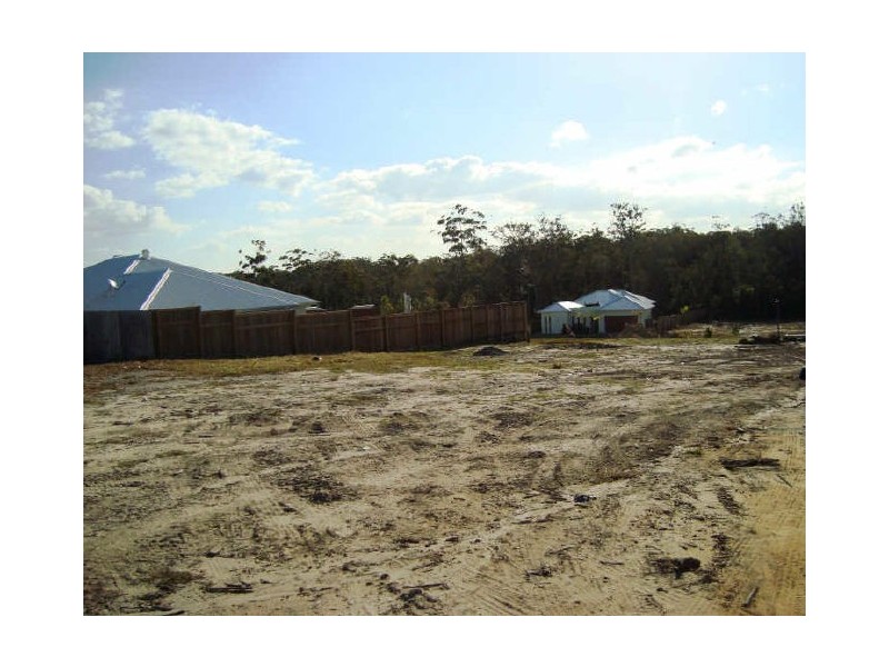 18 Maidstone Crescent, Peregian Springs QLD 4573