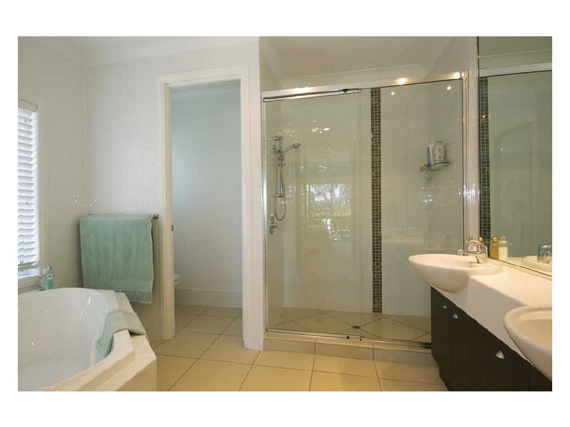 37 Lakeside Drive, Peregian Springs QLD 4573